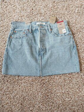 NWT Levi’s Icon Jean Skirt - Size 29 waist